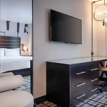 Hilton New York Fashion District Hotel Exterior photo